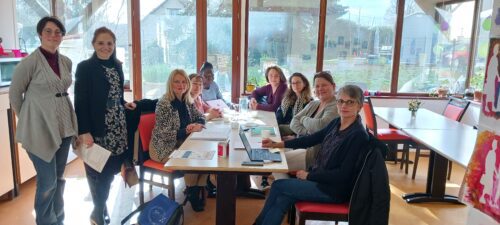 L’accueil de jour de Saint Chéron Alzheimer et maladies apparentées Coallia a reçu l’équipe du CLIC NOA du secteur du Pays de Limours pour sa réunion de coordination partenariale. Réunion riche de partage et d’échanges .