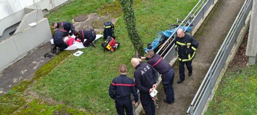 Les pompiers en exercice « simulation d’accident » au sein du centre Coallia de Saint-Germain-En-Laye.
