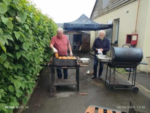 Journée résidence accueil de La Capelle : barbecue, jeux picards et concert de rock en présence de nos partenaires de la ville : les Restaurants du cœur, le centre social tac-tic animation ainsi que les voisins du quartier. Bonne humeur, sourire et partage étaient au rendez-vous !!!