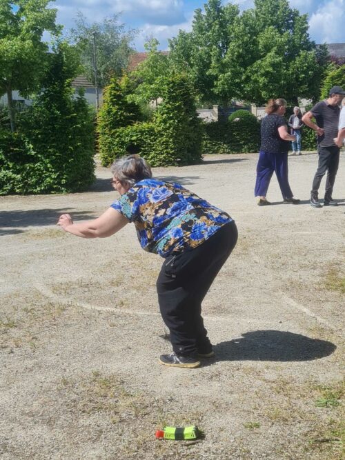 Retour en photos du tournoi de pétanque inter pension de famille de l’Yonne ( Auxerre, Avallon et Sens)Les résidents de Sens ont encore remporté la coupe mais les adversaires n’ont pas démérité !