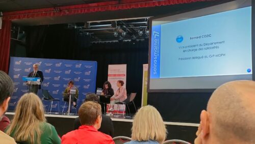 Les personnels de l’UT77 des services SAVS SAMSAH et des GEM ont assisté à la deuxième journée départementale de la Pair-Aidance le 29 mai 2024 à Nangis. De riches échanges autour du développement du pouvoir d’agir et de la participation des personnes concernées !