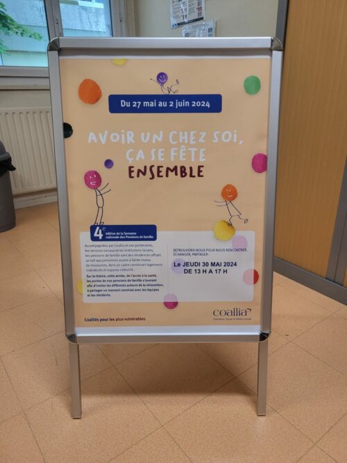 Ce 31 mai, la pension de famille de Saint-Germain-en-Laye est en fête à l’occasion de la SNPF. Une esthéticienne et une coiffeuse travaillent sur l’estime de soi en lien avec le thème de la santé choisi par Coallia. Super après-midi partagé avec les résidents.