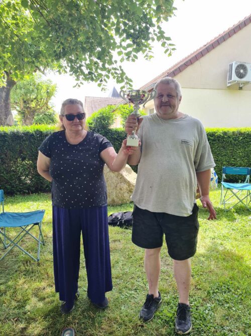 Retour en photos du tournoi de pétanque inter pension de famille de l’Yonne ( Auxerre, Avallon et Sens)Les résidents de Sens ont encore remporté la coupe mais les adversaires n’ont pas démérité !