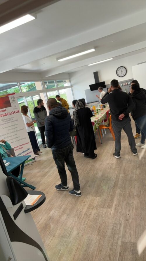 La Pension de famille La Feuillée à ouvert ces portes le 31 mai !Visites de logements, ateliers de sophrologie et massages ont rythmé cet évènement.L’occasion de fêter l’installation du poulailler réalisé grâce à l’obtention du prix Jean-Marie OUDOT.