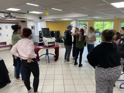 Du 17 au 21 Juin 2024, c’était la 21ème édition nationale de la semaine QVCT. Le Mardi 18 Juin 2024 s’est déroulée la Journée Qualité de Vie des Conditions de Travail des salariés des ESMS du Territoire 93, organisée par Floriane BILLOUET, cheffe de service QVCT, à l’EAM Amaryllis.