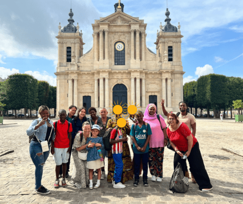 Le 14/08, les hébergés du centre d’hébergement d’urgence Martin Luther King de Paris (17é) se sont rendus au château de Versailles. Ils y ont visité les jardins et bosquets et ont hâte de réitérer l’expérience.