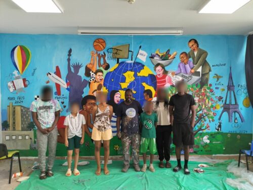 Avec le Programme Respirations co-piloté par la FAS, Les Petits Débrouillards et Cultures du Coeur, a porté un atelier Art et Sciences au CADA-HUDA des Ateliers à DIJON en août : réalisation d’une fresque avec l’artiste Congolais Mokè Fils et 7 adolescents et animation d’ateliers Scientifiques.