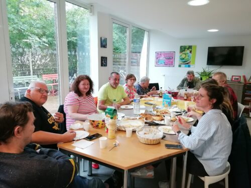 Tournoi de belote avec la Pension de famille d’Avallon,  agrémenté bien sût d’un repas fait maison :)