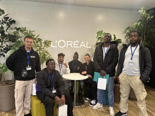 Les jeunes d’OAJ à la découverte de l’industrie ! Visite du site L’ORÉAL, basé à Lassigny dans l’OISE. Au programme : présentation de la marque et de sa branche « luxe », visite des unités de production, et JOB DATING sur place avec la DRH du groupe.
