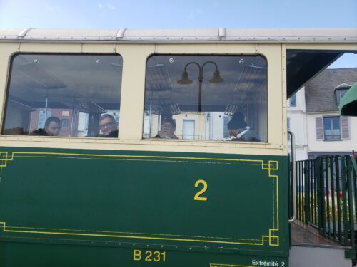 Petite  sortie en petit train à St-Valéry et au Crotoy où ces messieurs dames du SAVS-R et de l’EANM  en ont profiter pour découvrir le chemin de fer de la baie de somme et le port de St VALERY