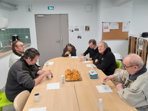 Ce matin petit déjeuner avec des résidents très motivés et en forme et discussion autour des évènements climatiques que nous avons eu récemment dans l’Aisne, avec des personnes encore choquées. Nous échangerons vers des sujets plus joyeux lors de nos prochaines activités.