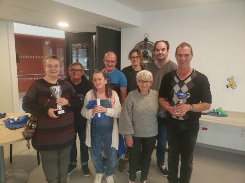 Les sportifs de l’EANM et du SAVS n’ont pas hésité à aider à l’organisation des jeux et à  participer  à ces derniers à l’occasion de la  semaine bleue à Albert et Corbie