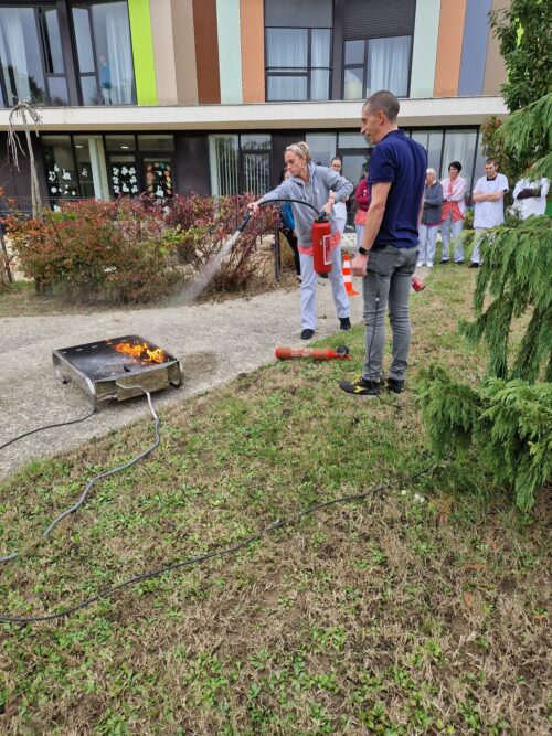 Le 29/10 l’EHPAD MATRA était en mode sapeurs pompiers avec la formation SI2P prévention des incendies.