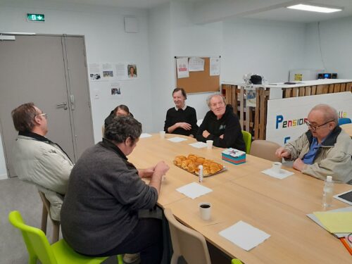 Ce matin petit déjeuner avec des résidents très motivés et en forme et discussion autour des évènements climatiques que nous avons eu récemment dans l’Aisne, avec des personnes encore choquées. Nous échangerons vers des sujets plus joyeux lors de nos prochaines activités.