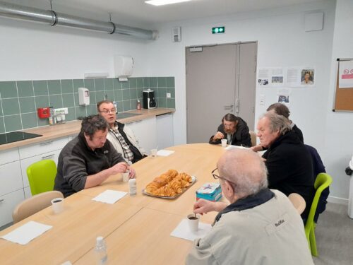 Ce matin petit déjeuner avec des résidents très motivés et en forme et discussion autour des évènements climatiques que nous avons eu récemment dans l’Aisne, avec des personnes encore choquées. Nous échangerons vers des sujets plus joyeux lors de nos prochaines activités.