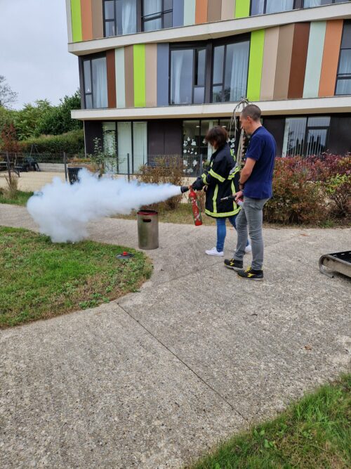 Le 29/10 l’EHPAD MATRA était en mode sapeurs pompiers avec la formation SI2P prévention des incendies.