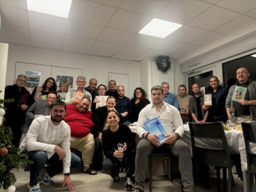 Les résidents de la Maison Relais de la Blaiserie (86) ont vraiment appréciés leur soirée de Noël. Ils se sont régalés avec un repas entièrement fait maison, et étaient heureux de leurs cadeaux.