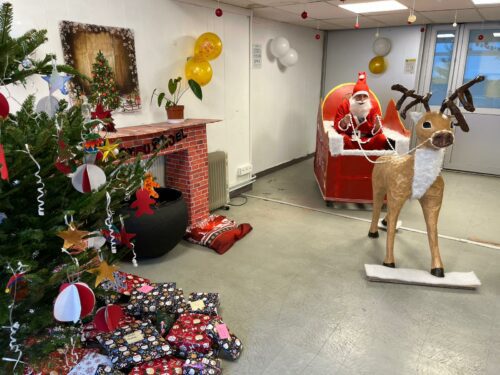 HO HO HO,Le Père Noël est arrivé à Montataire dans l’Oise et commence sa tournée mondiale !Passez tous de bonnes fêtes de fin d’année.