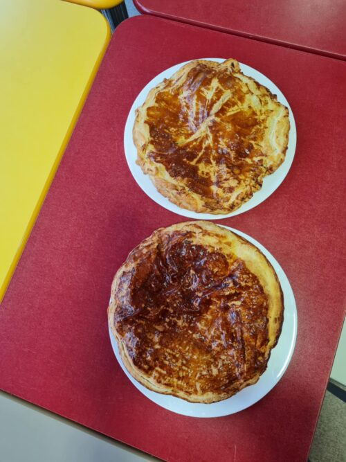 Gouter cet après-midi à la pension de famille de Sens : excellent galettes confectionnées par les résidents !