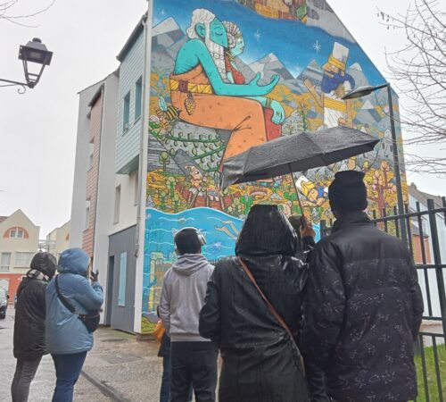 Le mercredi 29 janvier, des jeunes du SAMNA ont pu faire une plongée en plein cœur du street art avec la visite médiatisée du parcours Iconic. Malgré une météo capricieuse, ils ont pu se balader dans les rues du quartier St Leu pour admirer les différentes œuvres qui ornent les murs de la ville.