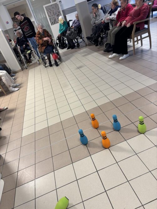 Concours de bowling Ehpad Les Larris Coalliajeudi 6 février, le concours mensuel de bowling à eu lieu, un grand bravo à Juliette, notre grande gagnante!