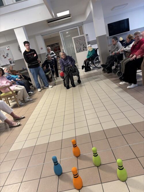 Concours de bowling Ehpad Les Larris Coalliajeudi 6 février, le concours mensuel de bowling à eu lieu, un grand bravo à Juliette, notre grande gagnante!