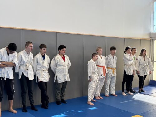 🎉 Journée Sport Adapté – Judo et Escrime 🎉Aujourd’hui, les jeunes de l’IME Coallia Tourville ont découvert le judo et l’escrime à travers des ateliers matinaux. 🥋🤺 La journée s’est terminée par un repas commun. Un grand bravo à tous les participants et encadrants pour leur enthousiasme ! 👏