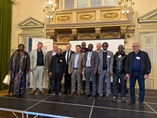 Retour en image sur la cérémonie de remise des Louis d’Or de la Direction Territoriale de Paris 📸 Bravo à nos collègues Awa, Daouda, Issoufa, Djibril, Boubou, Gaye pour leurs 20 ans d’engagement au sein de COALLIA. Et merci à Arnaud Richard, DG COALLIA, pour ses mots et sa participation.