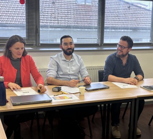 Dans le cadre du programme AGIR, une réunion thématique s’est tenue dans les Vosges en présence de nos partenaires institutionnels. À cette occasion, la convention départementale de partenariat AGIR a été officiellement signée, en présence de la Directrice, Mme HEYDEN, DT OFII de Metz !
