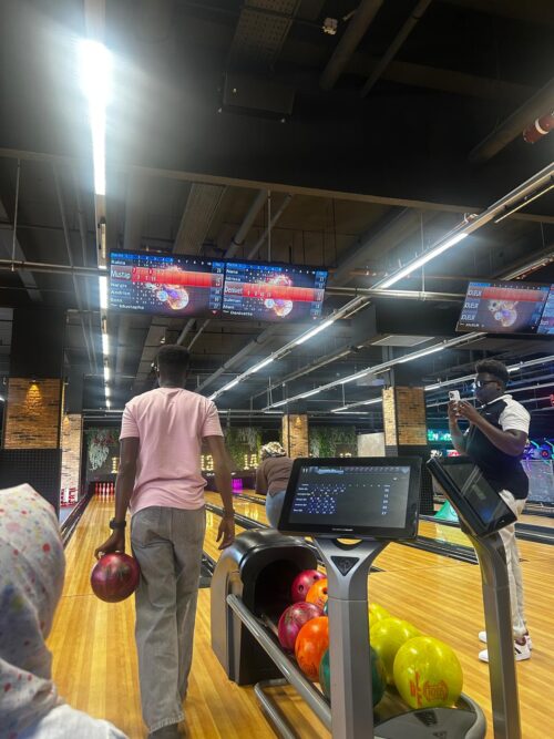 🎳 Un moment de partage au bowling ! 🎳L’HUDA de Malakoff a profité d’un agréable moment de convivialité au bowling avec les personnes hébergées. Une belle occasion de partager, de rire et de créer de beaux souvenirs ensemble ! 😊Une belle expérience, très appréciée par les résidents