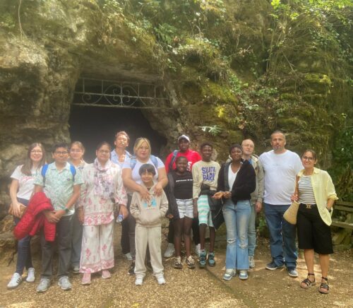 Découverte du patrimoine locale lors de la visite des Grottes de la Norée avec les résidents du CPH de Poitiers le 20/08/2026. Enthousiasme et curiosité furent les mots clés durant cette visite tant par les enfants que les adultes.